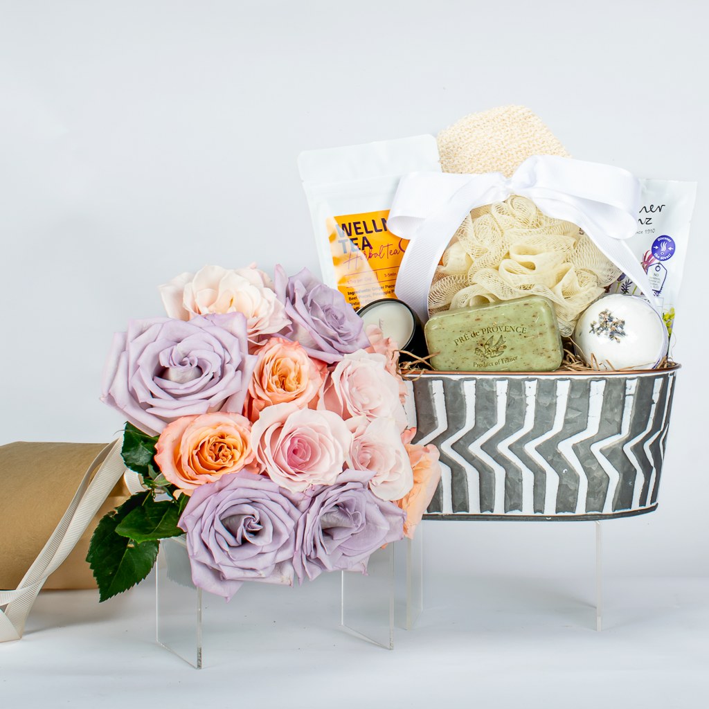 Spa Gift With Mixed Roses